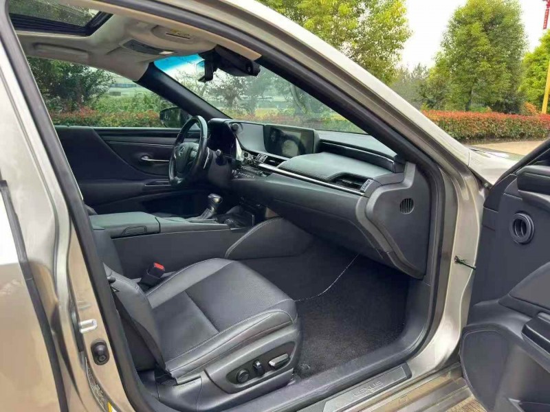 徐州19年雷克萨斯ES7