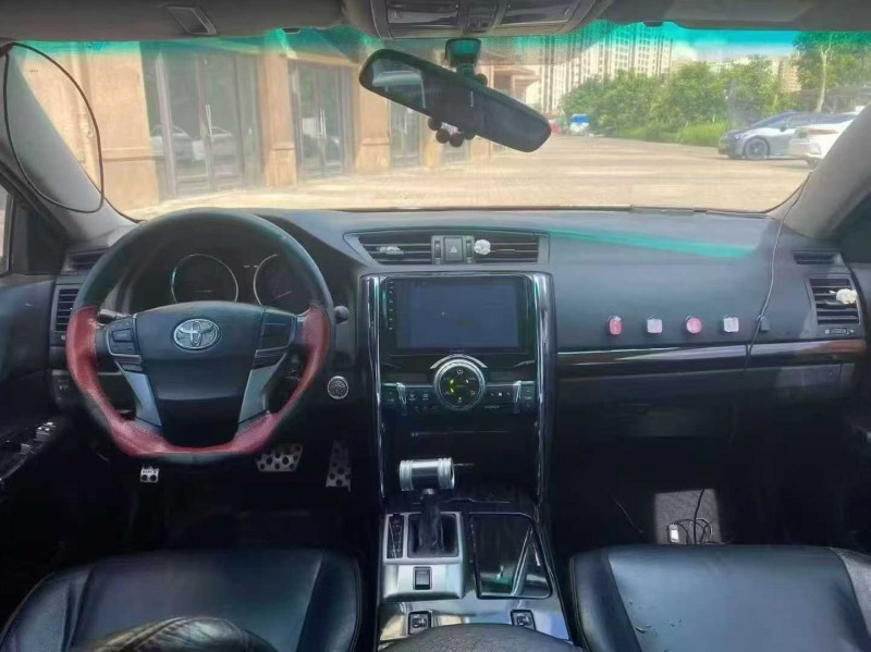 海口12年丰田锐志5