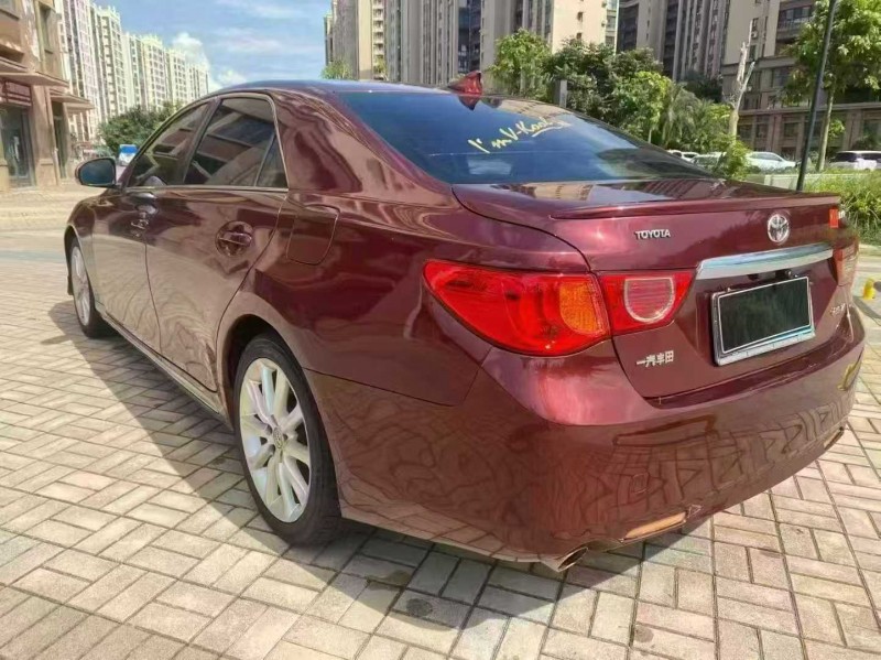 海口12年丰田锐志7