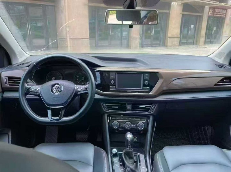 海口19年大众途岳5