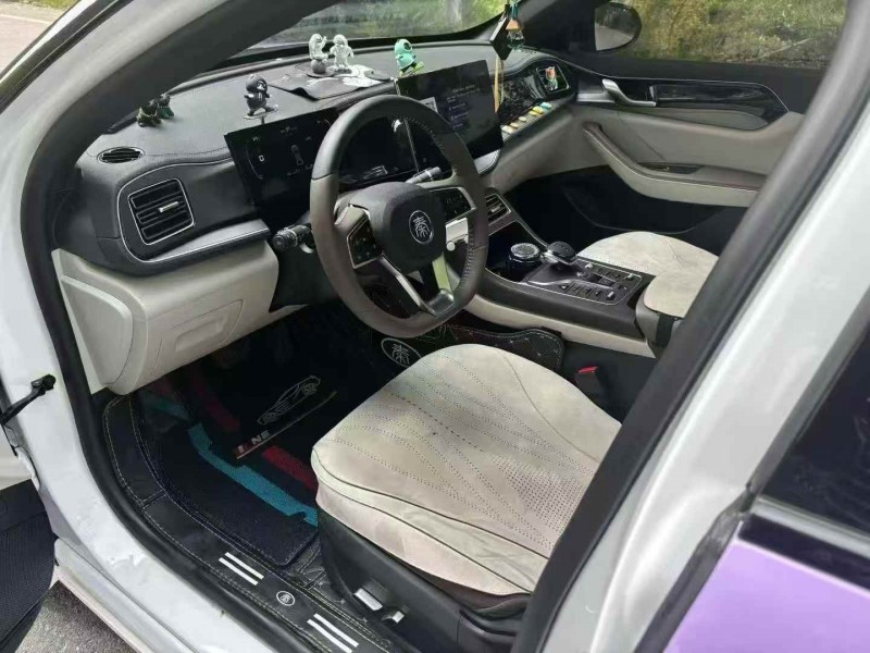 汉中24年比亚迪秦5