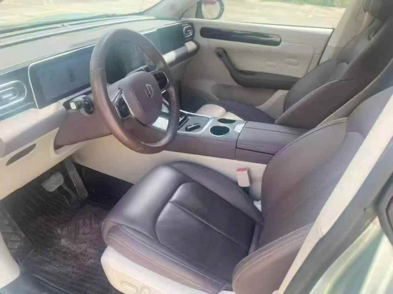 湛江23年零跑汽车C114