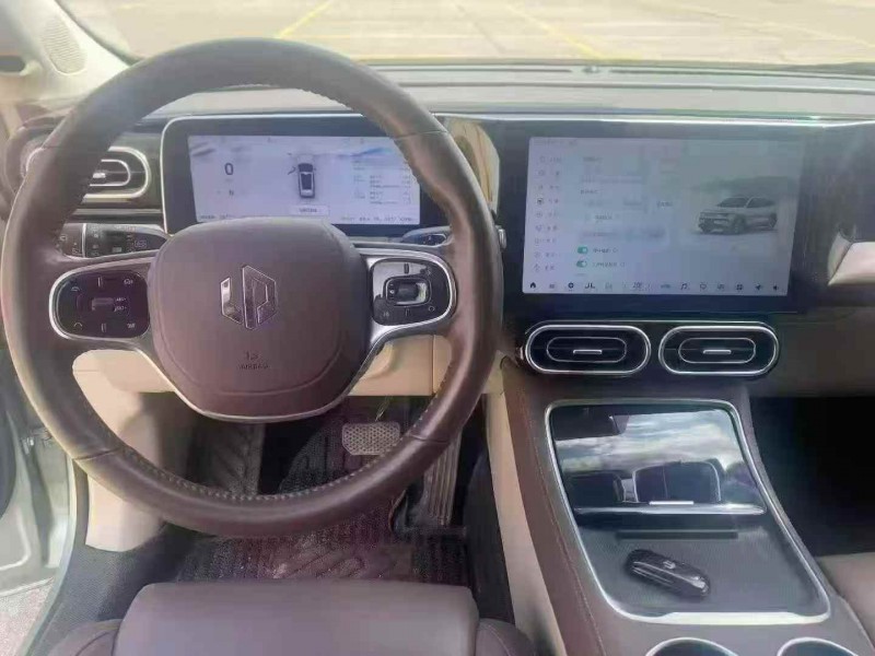 湛江23年零跑汽车C115