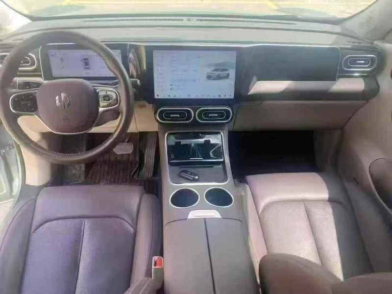 湛江23年零跑汽车C116