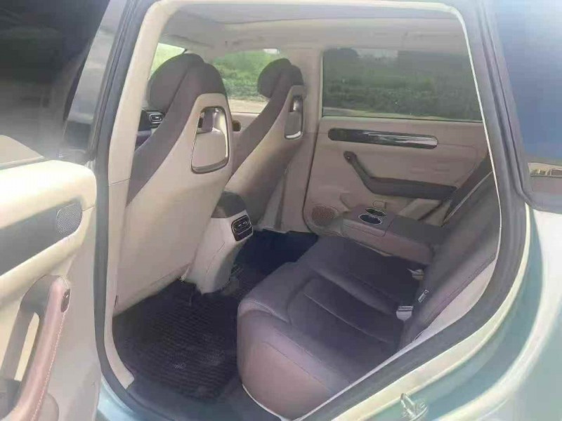 湛江23年零跑汽车C117