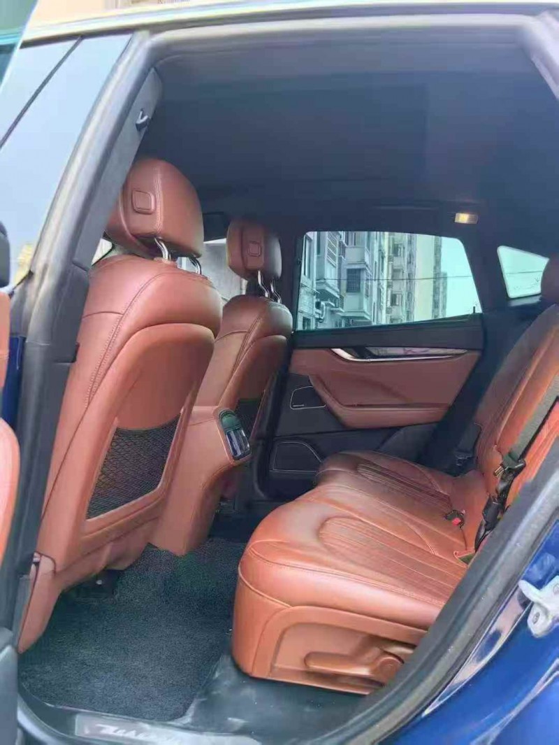 鹰潭18年玛莎拉蒂Levante6