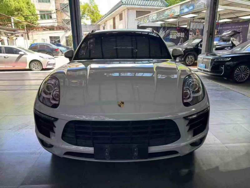 绍兴18年保时捷Macan1