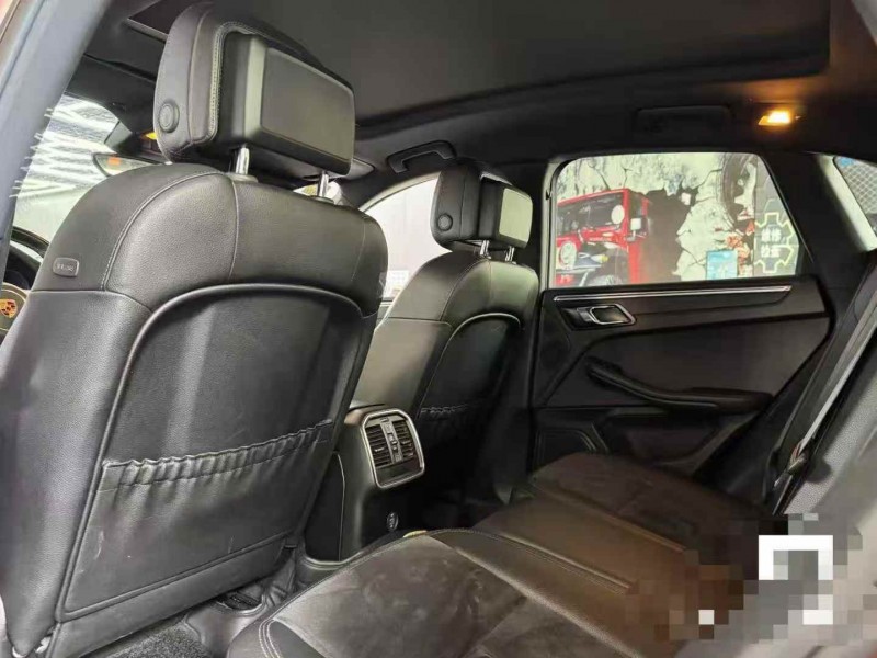 绍兴18年保时捷Macan7