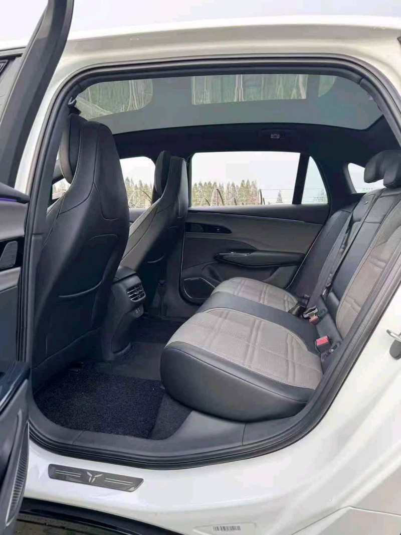 宁波25年红旗EH76