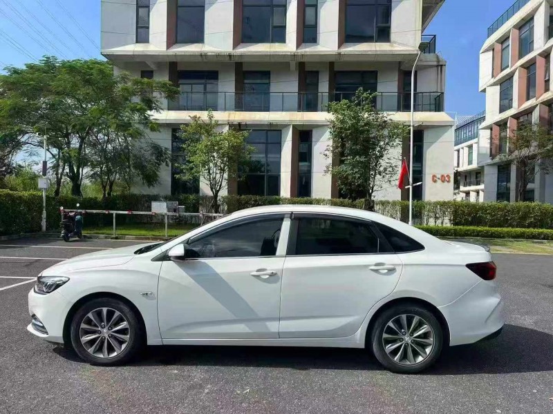 广州20年雪佛兰科鲁泽6