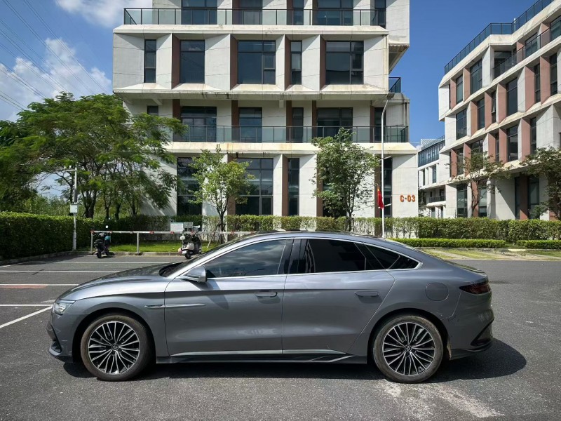 广州23年比亚迪汉4