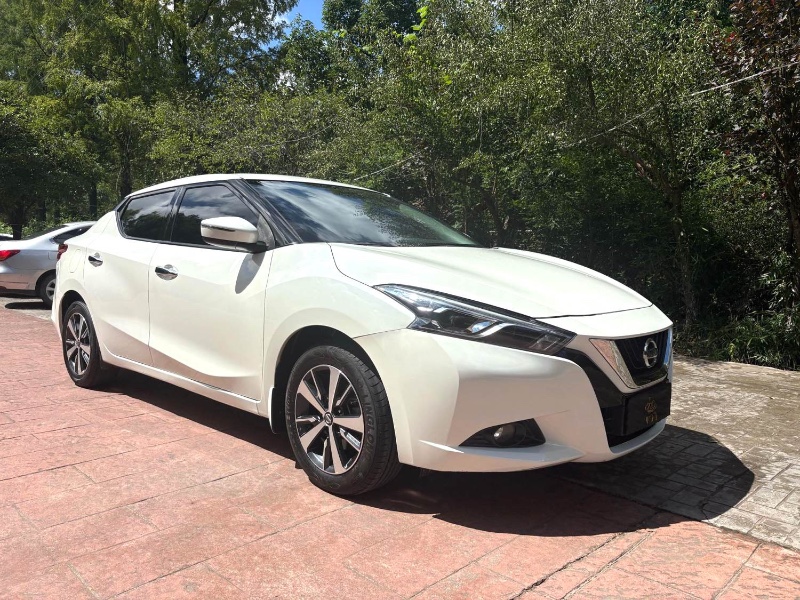 阿克苏19年日产蓝鸟3