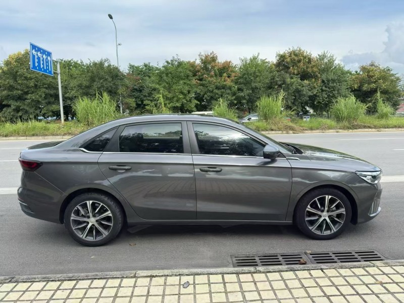 柳州22年吉利帝豪5