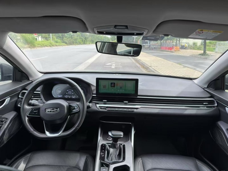 柳州22年吉利帝豪8