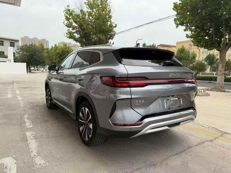 保定25年比亚迪宋8