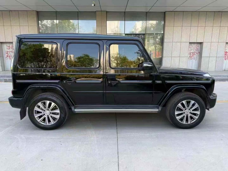 济宁23年奔驰G8