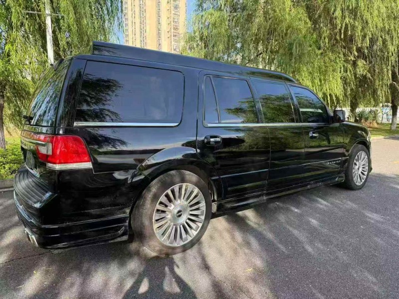 九江18年林肯领航员7