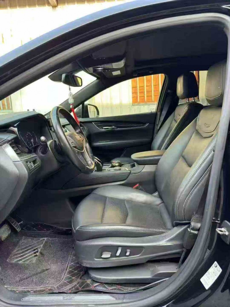 莆田20年凯迪拉克XT54