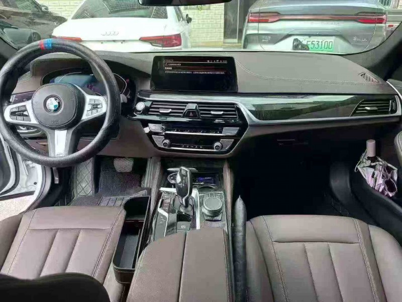 张家界20年宝马5系4