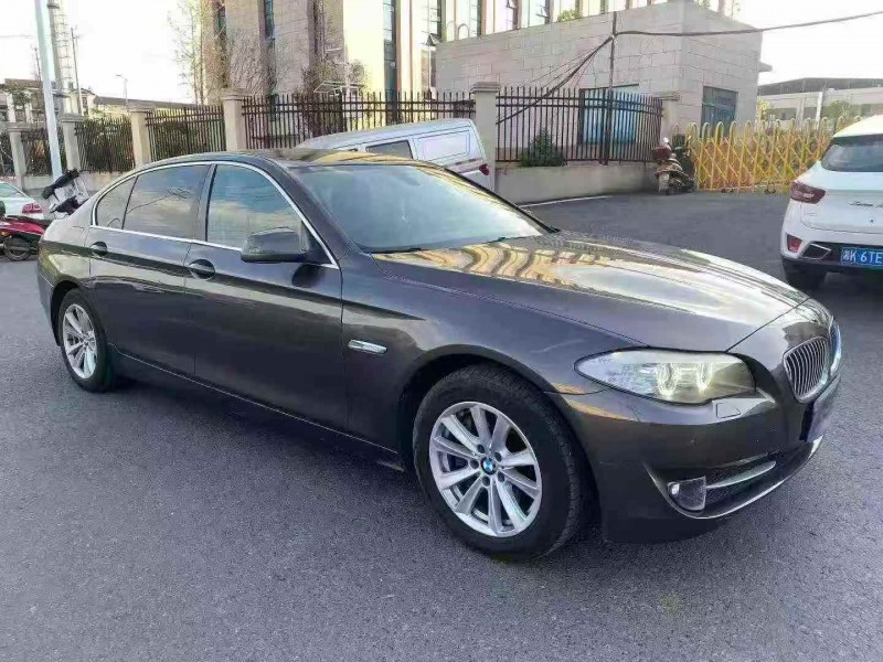 张家界12年宝马5系2