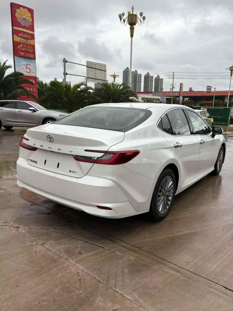 玉溪25年丰田凯美瑞8