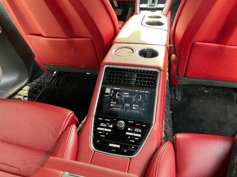 南宁21年保时捷帕拉梅拉10