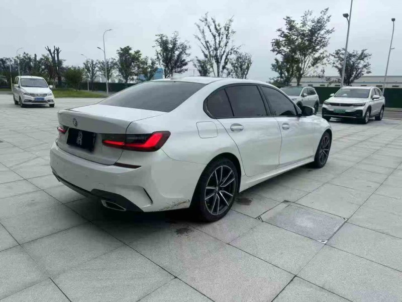 常州21年宝马3系8