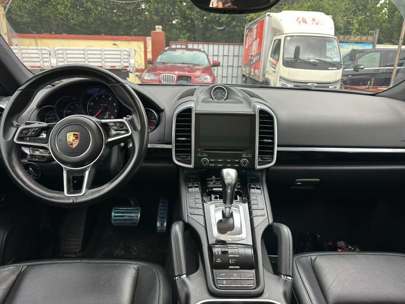 淄博18年保时捷卡宴4