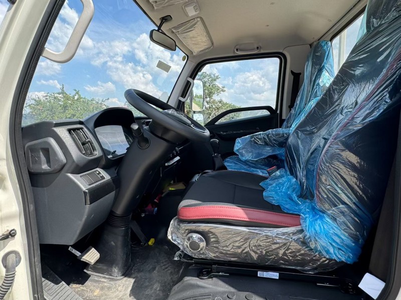 青岛25年福田领航4