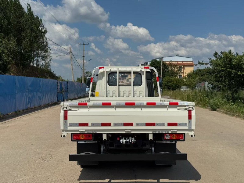 青岛25年福田领航8