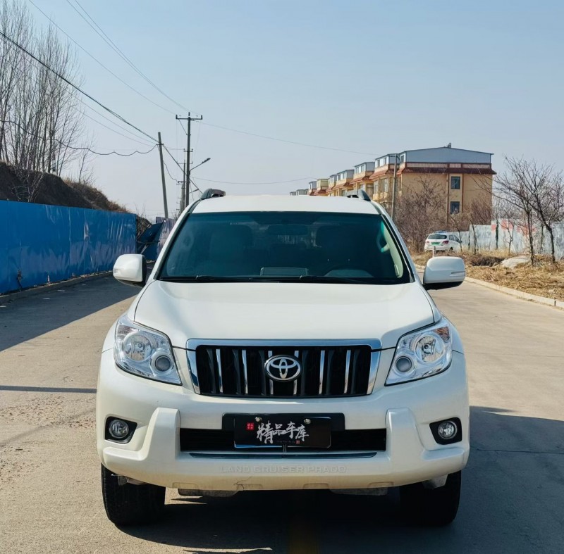 青岛13年丰田普拉多1