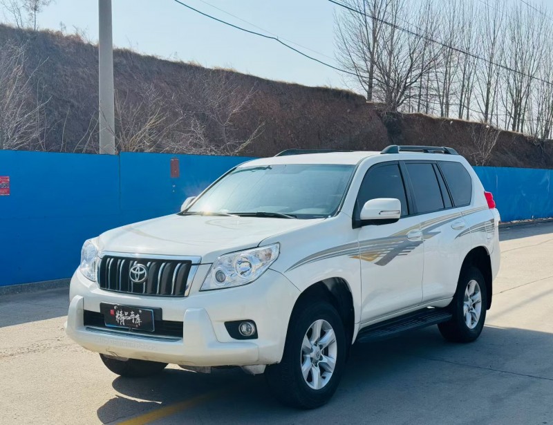 青岛13年丰田普拉多2