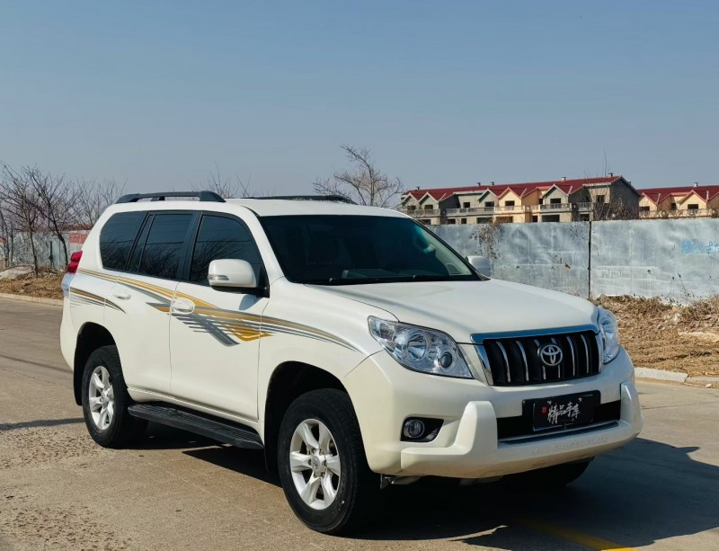 青岛13年丰田普拉多3