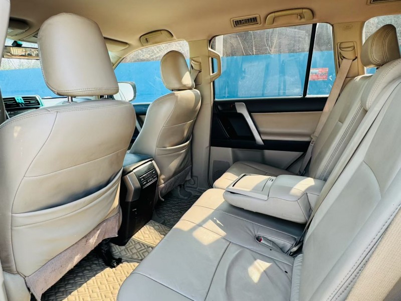 青岛13年丰田普拉多4