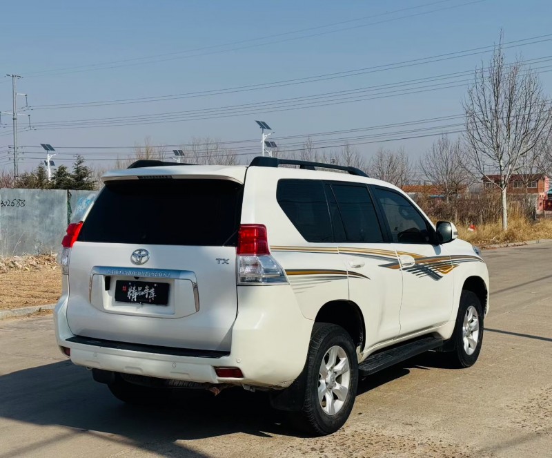 青岛13年丰田普拉多7