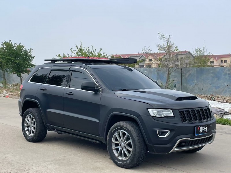 青岛13年Jeep大切诺基3