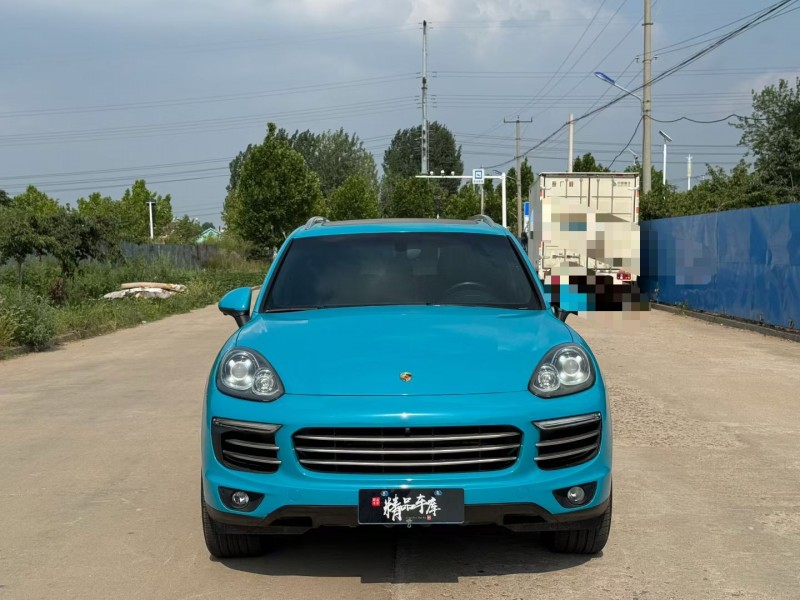 青岛18年保时捷卡宴1