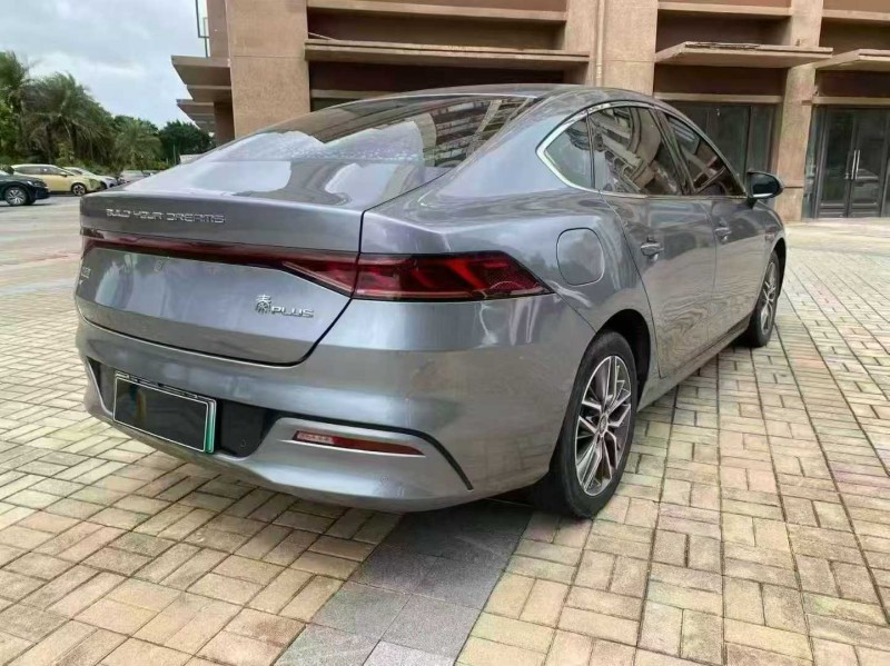 海口23年比亚迪秦8