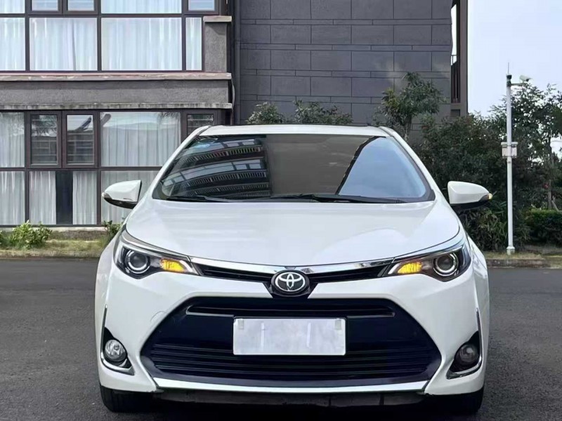 海口17年丰田雷凌1