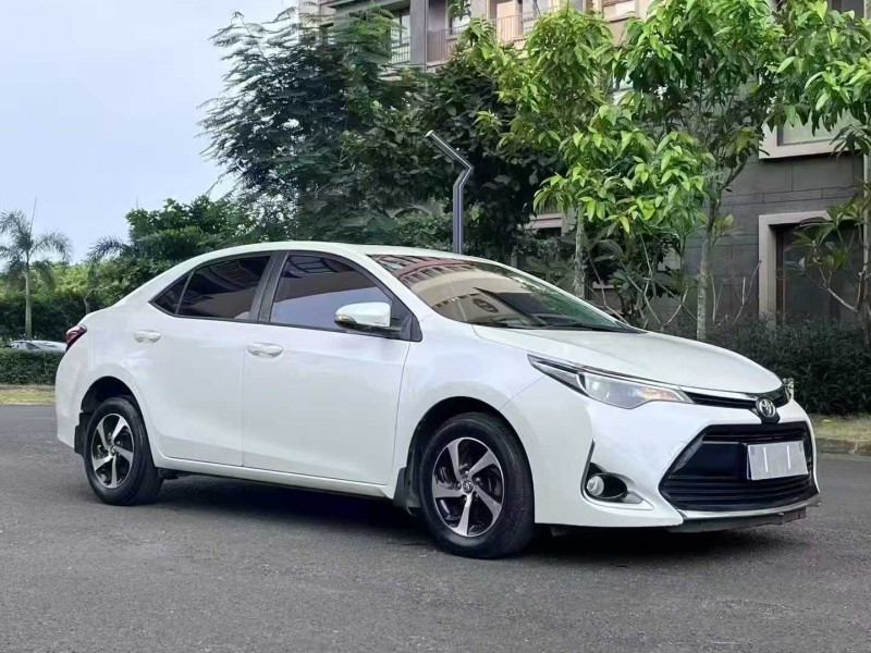 海口17年丰田雷凌2