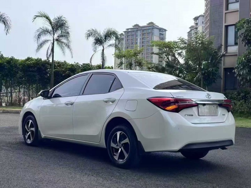 海口17年丰田雷凌8