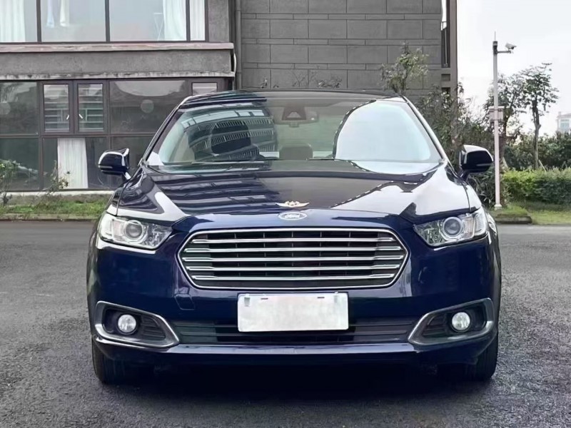 海口19年福特金牛座1