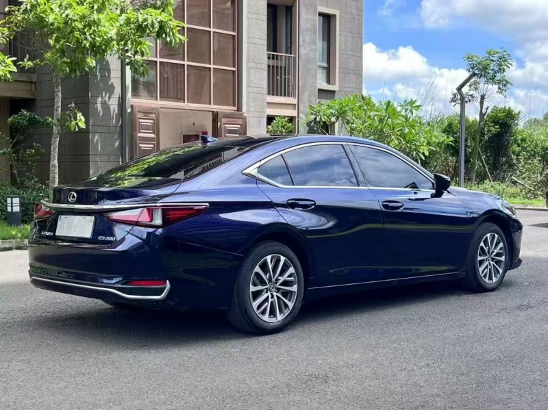 海口24年雷克萨斯ES7