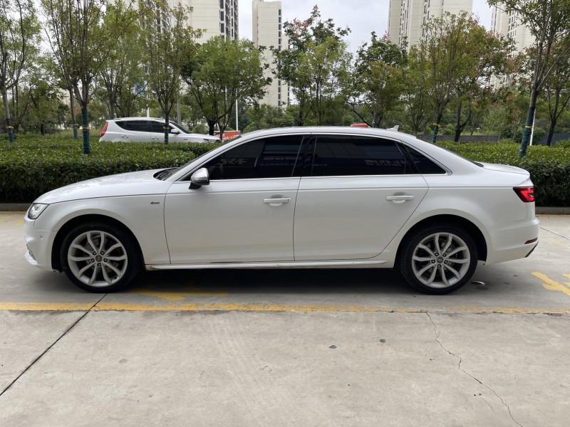 济宁19年奥迪A4L7