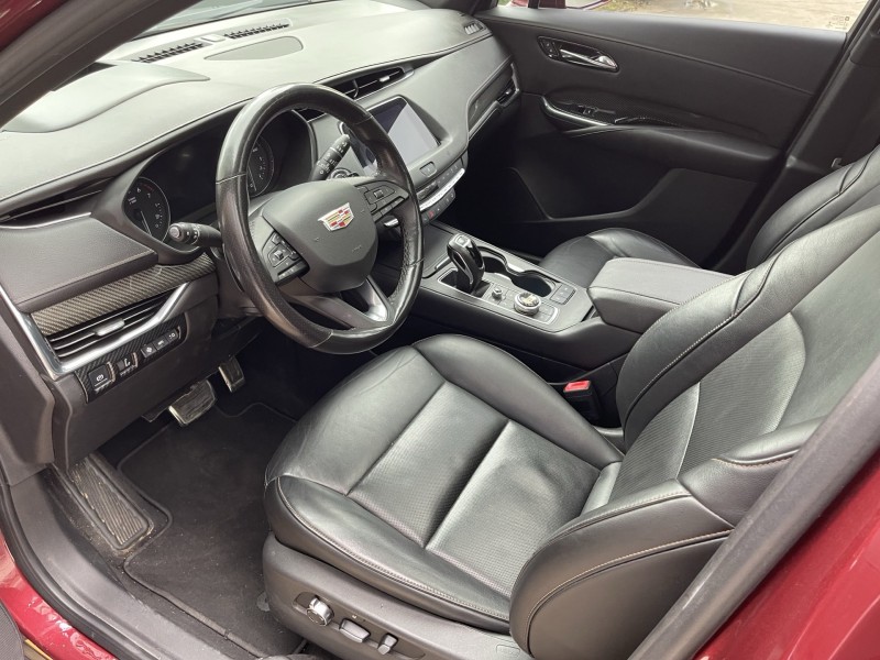 济宁19年凯迪拉克XT44