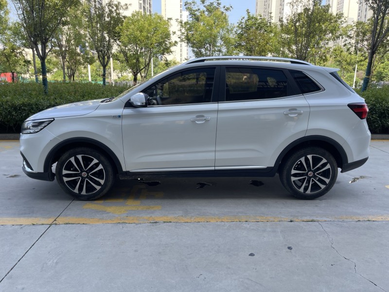 济宁19年荣威RX38