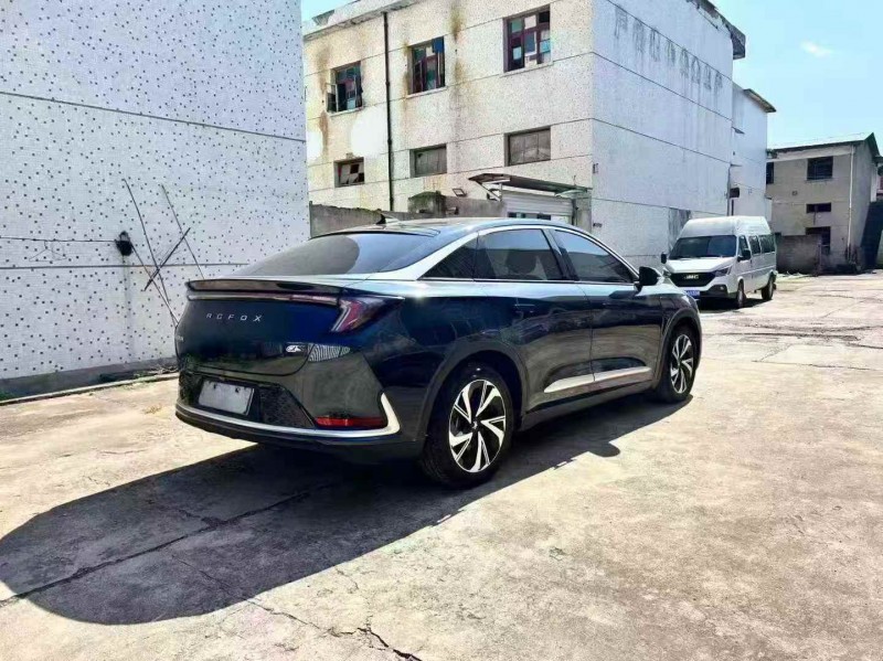 宁波23年极狐汽车阿尔法8