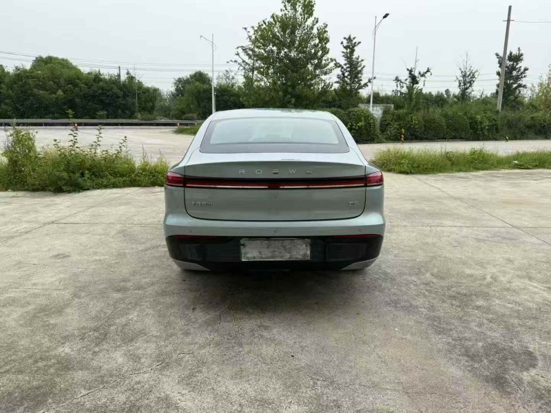 徐州25年荣威D69