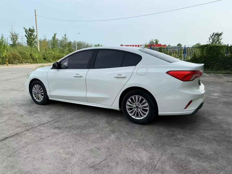 徐州20年福特福克斯8