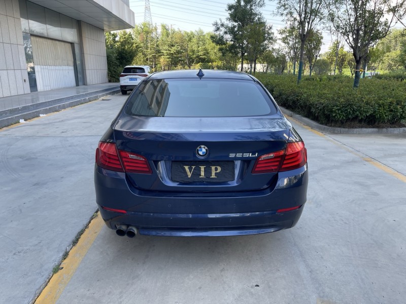 济宁13年宝马5系9